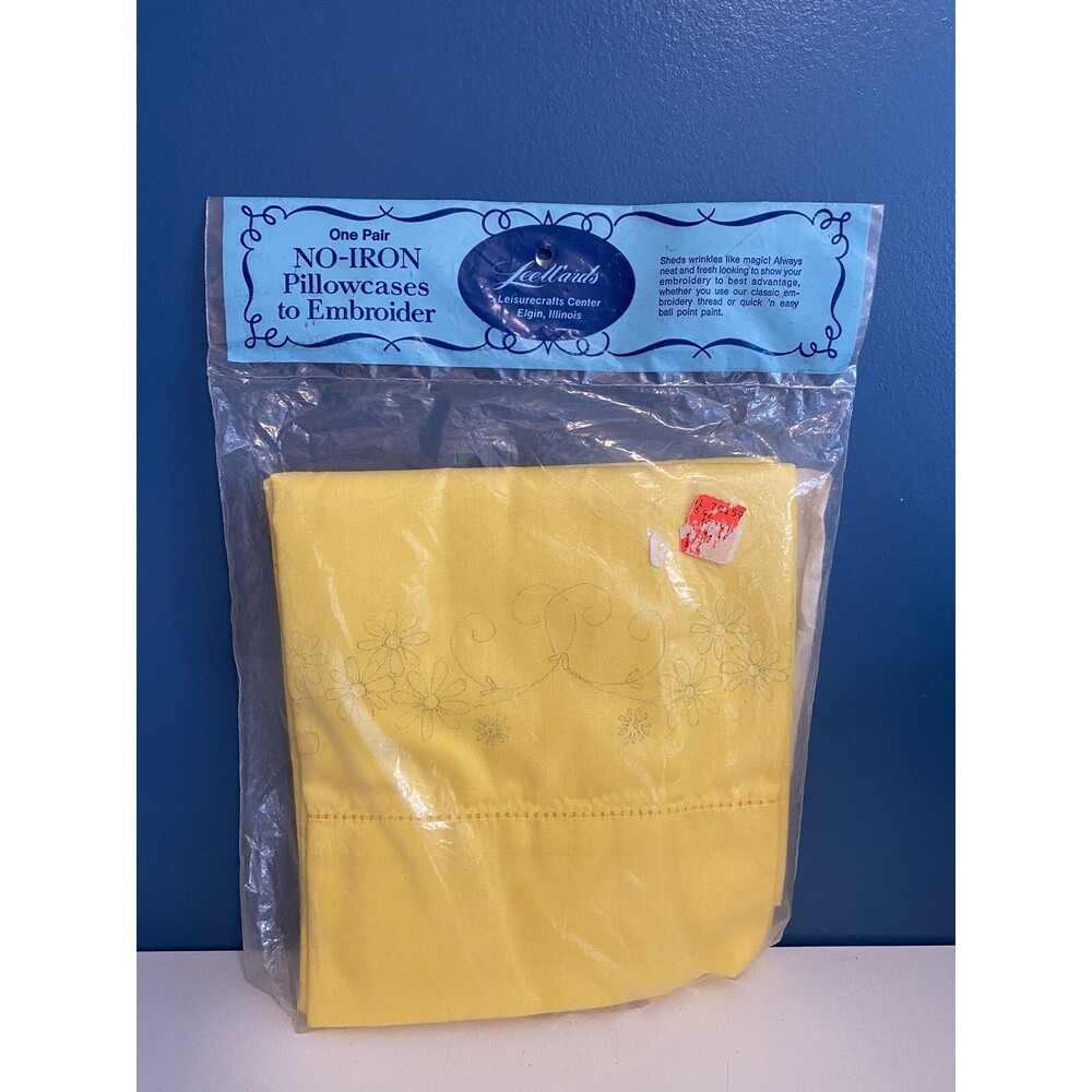 VTG LeeWards Stamped Embroidery Pillowcase Kit "Classic Daisy”Bright Yellow NOS